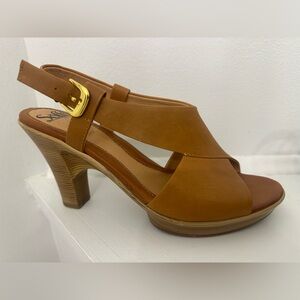 Sofft Tan Cognac Leather Open Toe Strap Heels Size 9. NEW without tags